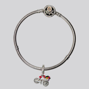 Charm colgante bicicleta con canasto y flores